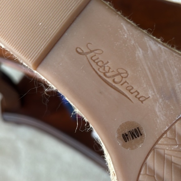 Brand New Lucky Brand Keela Genuine Leather Metallic Gold Tone Laser Cut Sandals - Picture 13 of 16